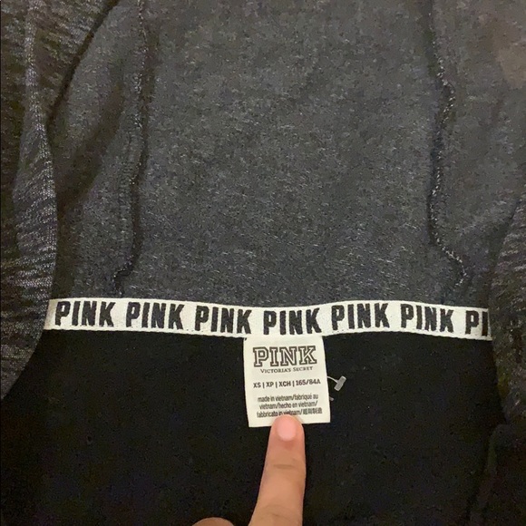 Zip up hoodie 9/10 condition worn once - Picture 2 of 4